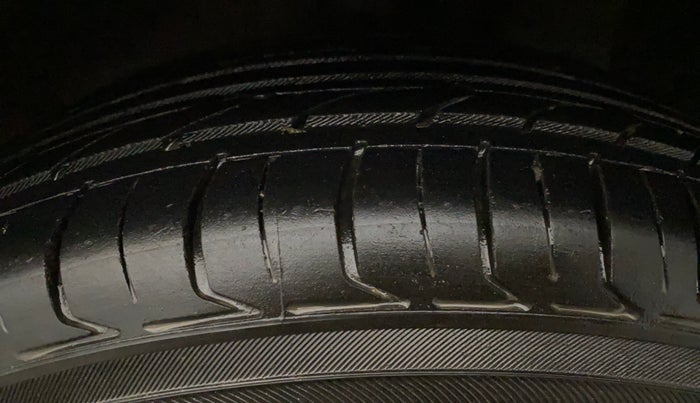 2017 Hyundai Grand i10 SPORTZ 1.2 KAPPA VTVT, Petrol, Manual, 33,966 km, Left Rear Tyre Tread