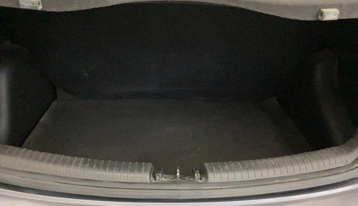 2017 Hyundai Grand i10 SPORTZ 1.2 KAPPA VTVT, Petrol, Manual, 33,966 km, Boot Inside