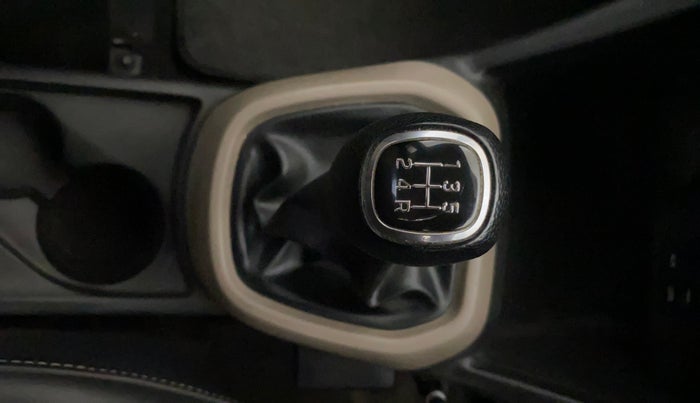 2017 Hyundai Grand i10 SPORTZ 1.2 KAPPA VTVT, Petrol, Manual, 33,966 km, Gear Lever