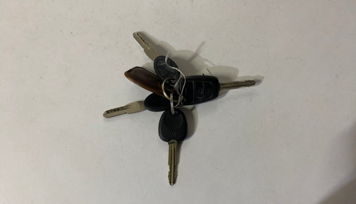 2017 Hyundai Grand i10 SPORTZ 1.2 KAPPA VTVT, Petrol, Manual, 33,966 km, Key Close Up