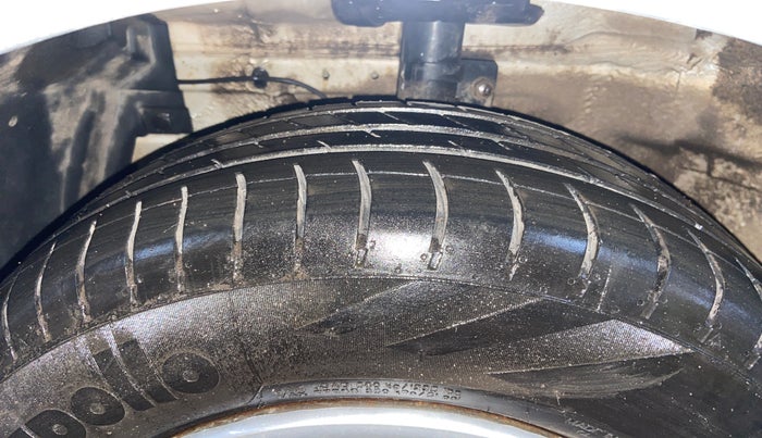 2016 Maruti Ertiga VDI SHVS, Diesel, Manual, 67,304 km, Left Front Tyre Tread