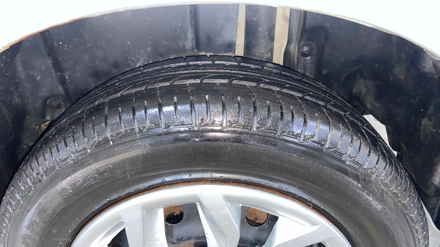 2016 Maruti Ertiga VDI SHVS, Diesel, Manual, 67,304 km, Left Rear Tyre Tread