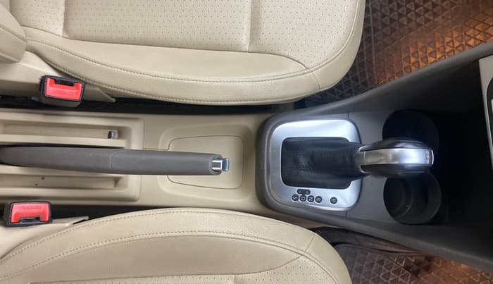 2017 Volkswagen Vento HIGHLINE PLUS 1.5 AT 16 ALLOY, Diesel, Automatic, 1,33,485 km, Gear Lever