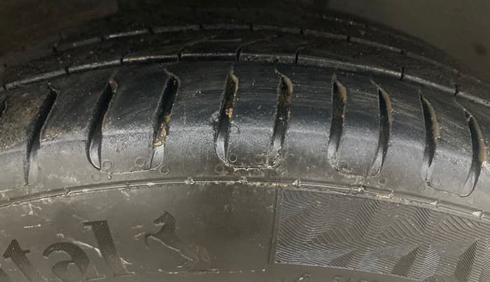 2017 Volkswagen Vento HIGHLINE PLUS 1.5 AT 16 ALLOY, Diesel, Automatic, 1,33,485 km, Right Front Tyre Tread