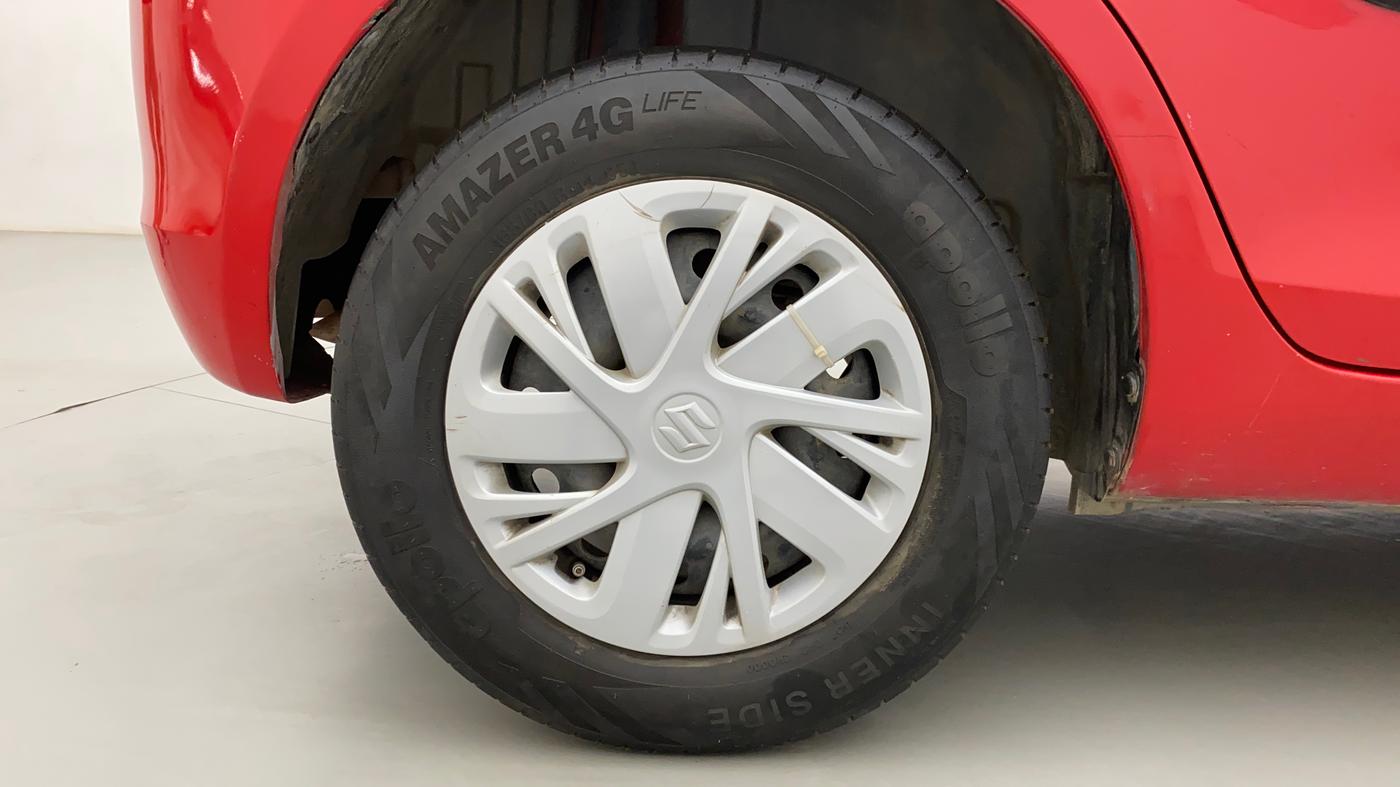 2015 Maruti Swift VXI, Petrol, Manual, 1,20,695 km, Right Rear Wheel