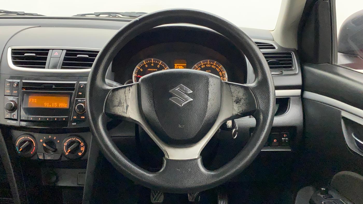 2015 Maruti Swift VXI, Petrol, Manual, 1,20,695 km, Steering Wheel Close Up