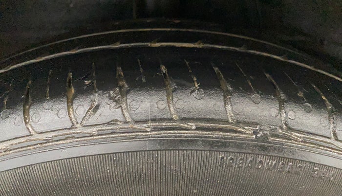 2020 Hyundai AURA SX PLUS 1.2 AMT CRDI, Diesel, Automatic, 66,459 km, Right Rear Tyre Tread