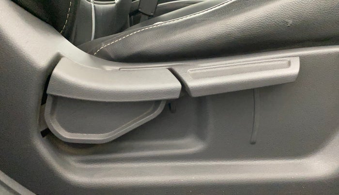 2020 Hyundai AURA SX PLUS 1.2 AMT CRDI, Diesel, Automatic, 66,459 km, Driver Side Adjustment Panel