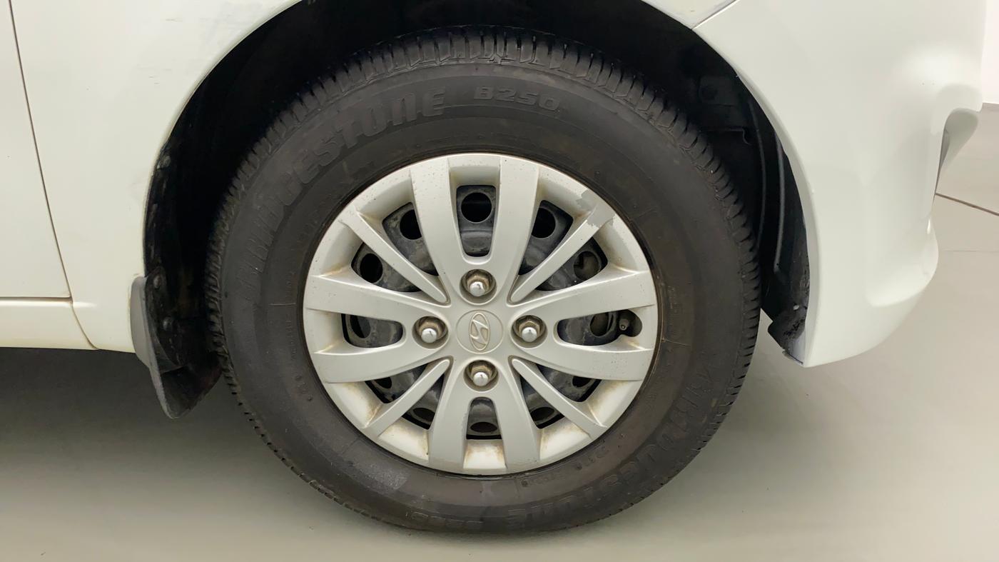 2013 Hyundai i10 MAGNA 1.2, Petrol, Manual, 29,821 km, Right Front Wheel