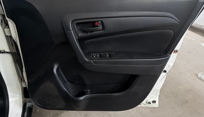 2021 Maruti Vitara Brezza VXI AT SHVS, Petrol, Automatic, 67,195 km, Driver Side Door Panels Control