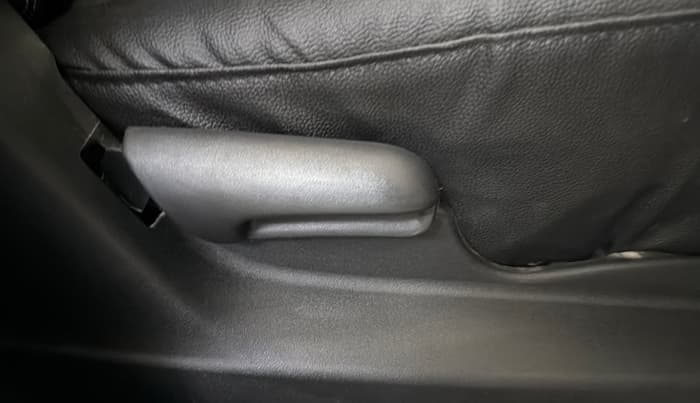 2021 Maruti Vitara Brezza VXI AT SHVS, Petrol, Automatic, 67,195 km, Driver Side Adjustment Panel