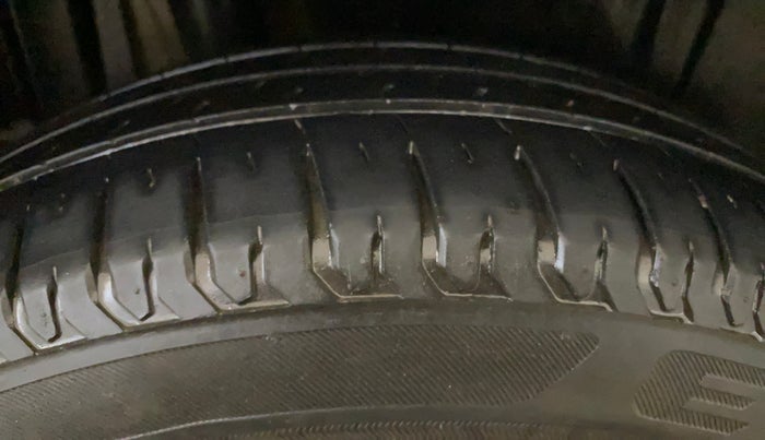 2024 Maruti Ertiga   VXI (O) CNG, CNG, Manual, 18,586 km, Right Rear Tyre Tread