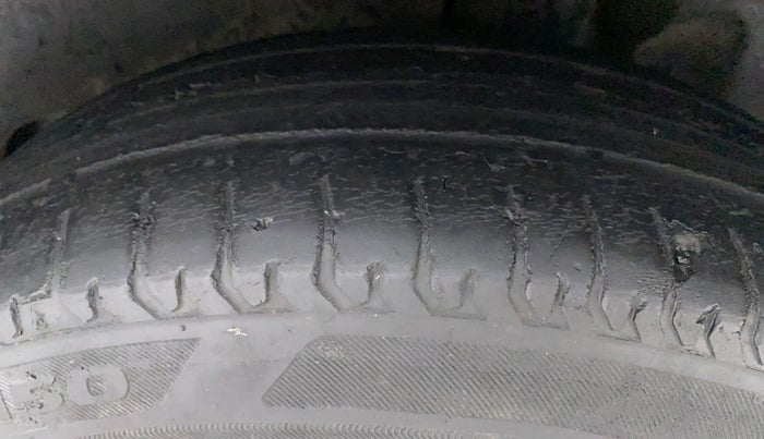 2017 Maruti Dzire VDI, Diesel, Manual, 62,798 km, Left Rear Tyre Tread