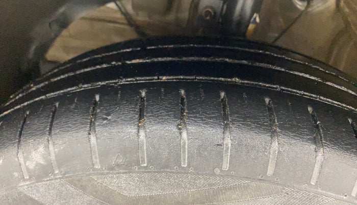 2021 Maruti Dzire ZXI, Petrol, Manual, 78,061 km, Left Front Tyre Tread