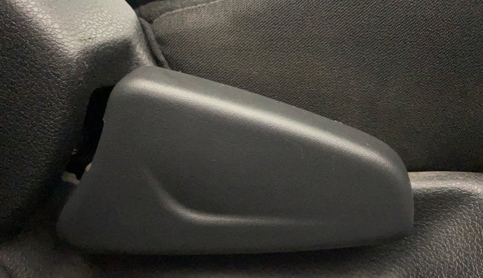 2016 Renault Kwid RXT 0.8 (O), Petrol, Manual, 67,358 km, Driver Side Adjustment Panel