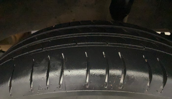 2016 Renault Kwid RXT 0.8 (O), Petrol, Manual, 67,358 km, Left Rear Tyre Tread