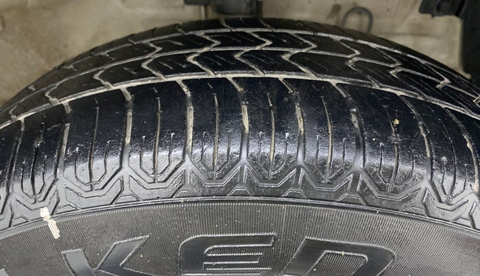 2014 Maruti Swift VXI D, Petrol, Manual, 51,788 km, Right Front Tyre Tread