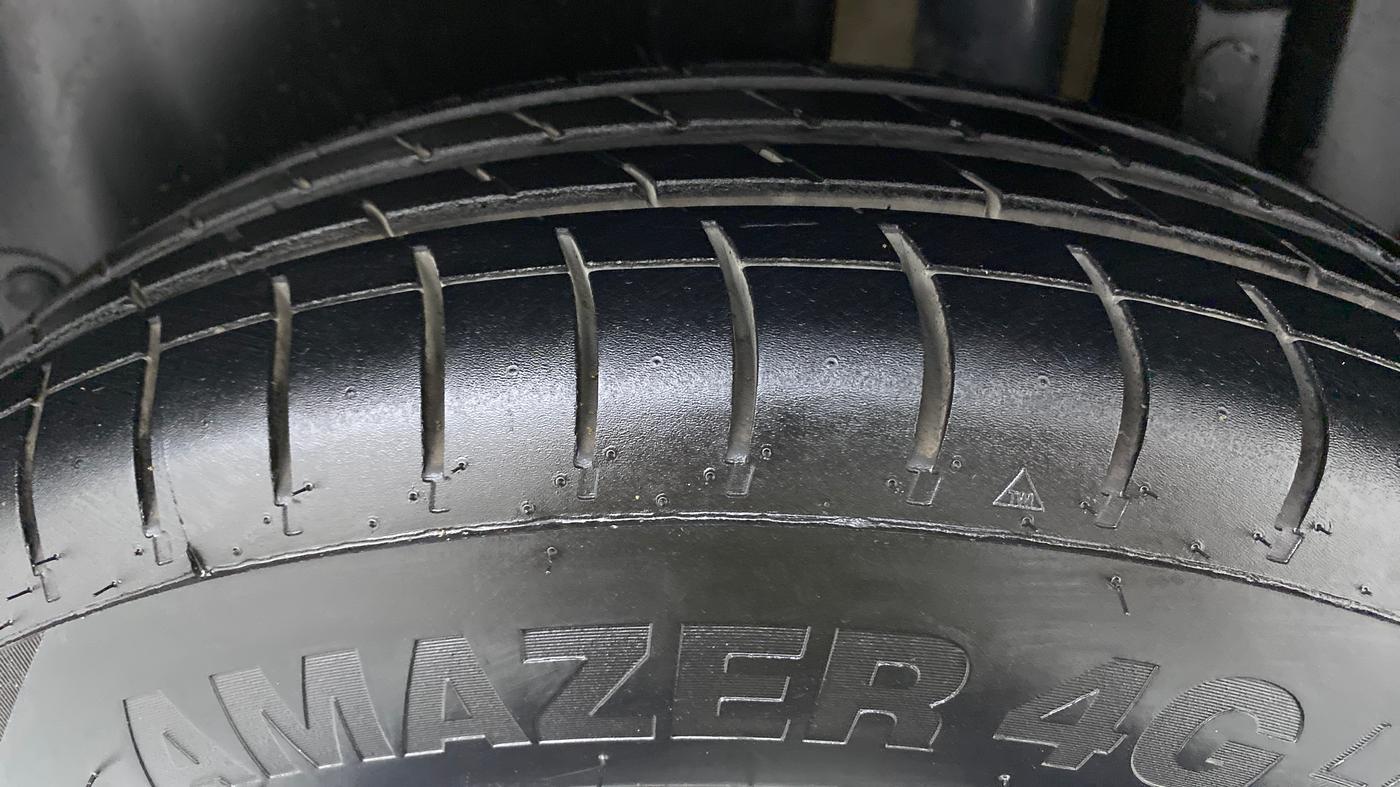 2014 Maruti Swift VXI D, Petrol, Manual, 51,788 km, Left Rear Tyre Tread