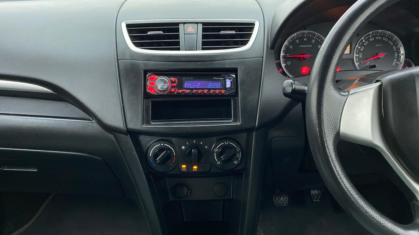 2014 Maruti Swift VXI D, Petrol, Manual, 51,788 km, Air Conditioner