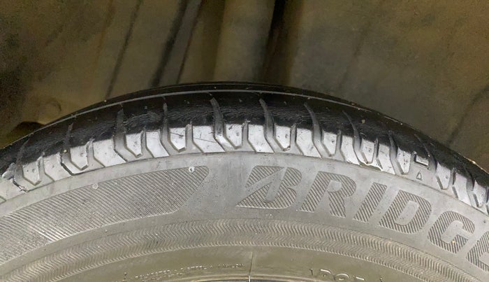 2021 Maruti XL6 ALPHA AT, Petrol, Automatic, 88,174 km, Right Rear Tyre Tread