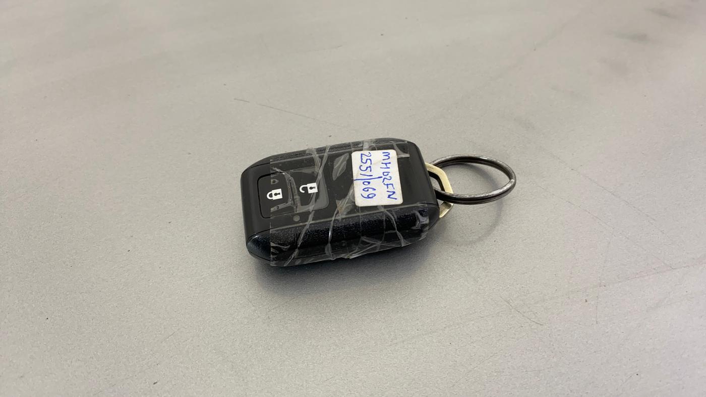 2021 Maruti XL6 ALPHA AT, Petrol, Automatic, 88,174 km, Key Close Up