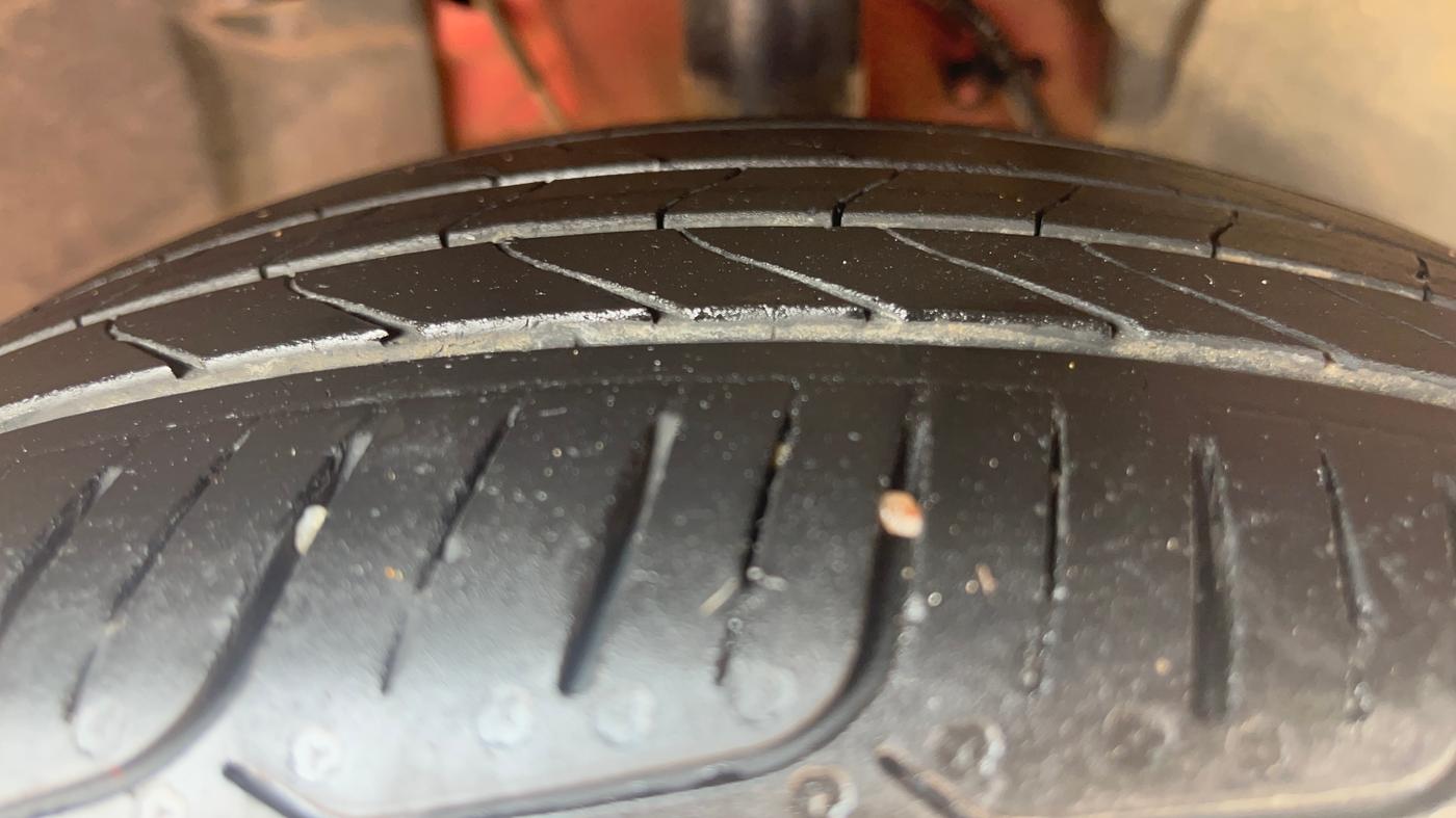2021 Tata ALTROZ XZ PETROL, Petrol, Manual, 94,303 km, Right Front Tyre Tread