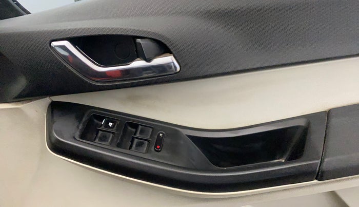 2022 Tata Tiago XZ PLUS CNG, CNG, Manual, 34,321 km, Driver Side Door Panels Control