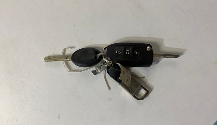 2022 Tata Tiago XZ PLUS CNG, CNG, Manual, 34,321 km, Key Close Up