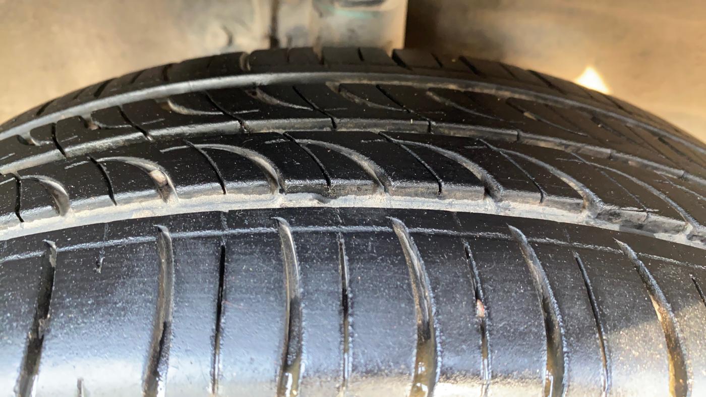 2015 Maruti Wagon R 1.0 VXI, Petrol, Manual, 88,204 km, Right Front Tyre Tread