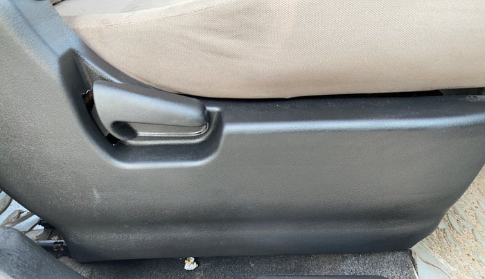 2015 Maruti Wagon R 1.0 VXI, Petrol, Manual, 88,204 km, Driver Side Adjustment Panel