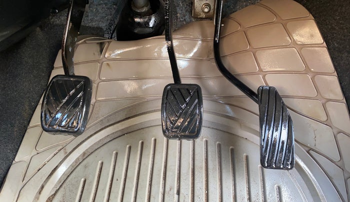 2015 Maruti Wagon R 1.0 VXI, Petrol, Manual, 88,204 km, Pedals