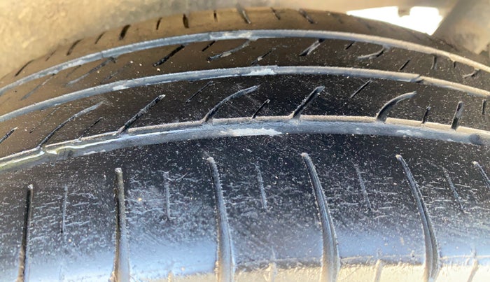 2015 Maruti Wagon R 1.0 VXI, Petrol, Manual, 88,204 km, Left Rear Tyre Tread