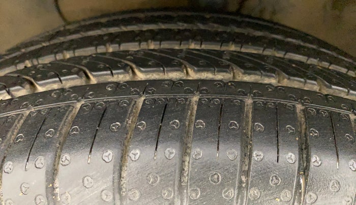 2015 Hyundai Elite i20 ASTA 1.2, Petrol, Manual, 58,324 km, Left Front Tyre Tread