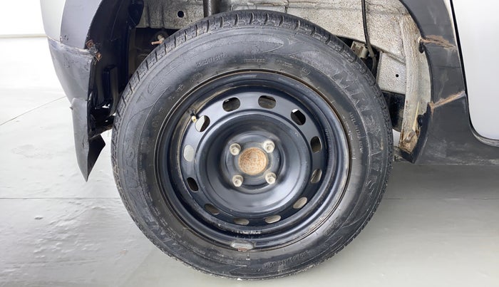 2017 Mahindra Kuv100 K4 6 STR, Petrol, Manual, 36,190 km, Right Rear Wheel