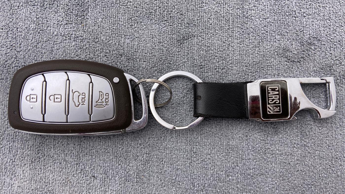 2019 Hyundai VENUE 1.0 TURBO GDI SX+ AT, Petrol, Automatic, 14,667 km, Key Close Up