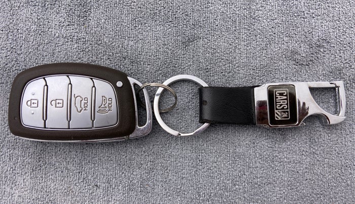 2019 Hyundai VENUE 1.0 TURBO GDI SX+ AT, Petrol, Automatic, 14,667 km, Key Close Up