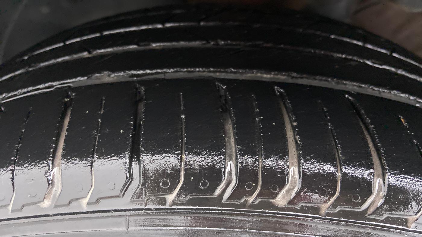 2019 Hyundai VENUE 1.0 TURBO GDI SX+ AT, Petrol, Automatic, 14,667 km, Left Front Tyre Tread