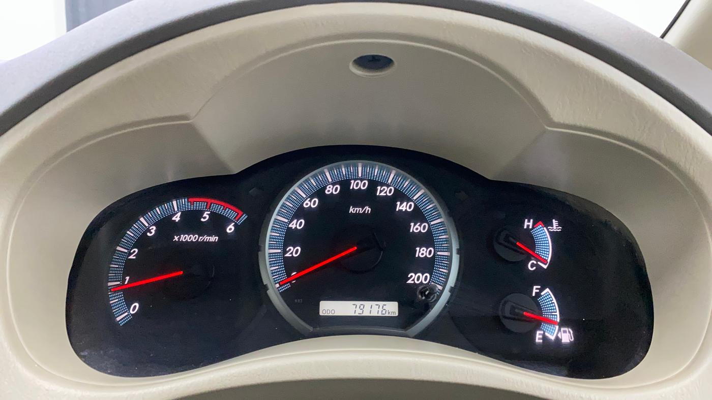 2014 Toyota Innova 2.5 VX 8 STR, Diesel, Manual, 79,180 km, Odometer Image