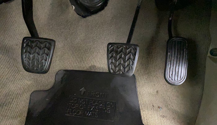 2014 Toyota Innova 2.5 VX 8 STR, Diesel, Manual, 79,175 km, Pedals