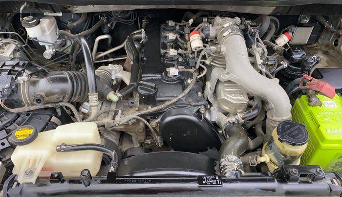 2014 Toyota Innova 2.5 VX 8 STR, Diesel, Manual, 79,175 km, Engine View