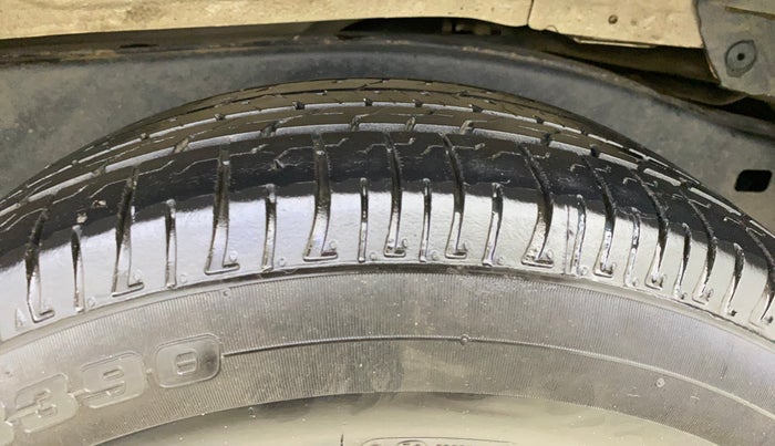 2014 Toyota Innova 2.5 VX 8 STR, Diesel, Manual, 79,175 km, Left Rear Tyre Tread