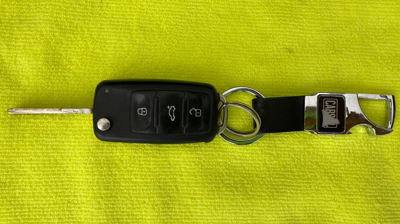 2015 Volkswagen Vento HIGHLINE PETROL, Petrol, Manual, 60,003 km, Key Close Up