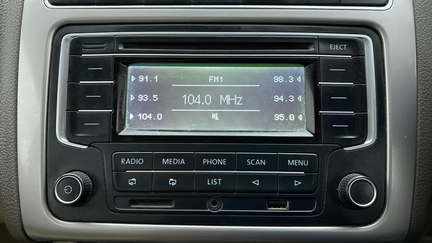 2015 Volkswagen Vento HIGHLINE PETROL, Petrol, Manual, 60,003 km, Infotainment System
