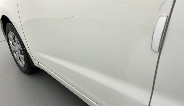 2015 Hyundai Grand i10 MAGNA 1.2 KAPPA VTVT, CNG, Manual, 75,716 km, Front passenger door - Slightly dented