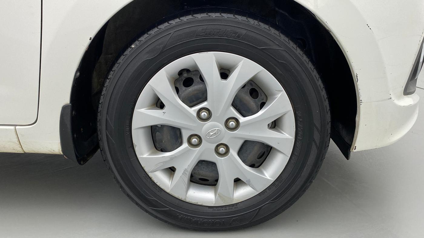 2015 Hyundai Grand i10 MAGNA 1.2 KAPPA VTVT, CNG, Manual, 75,716 km, Right Front Wheel