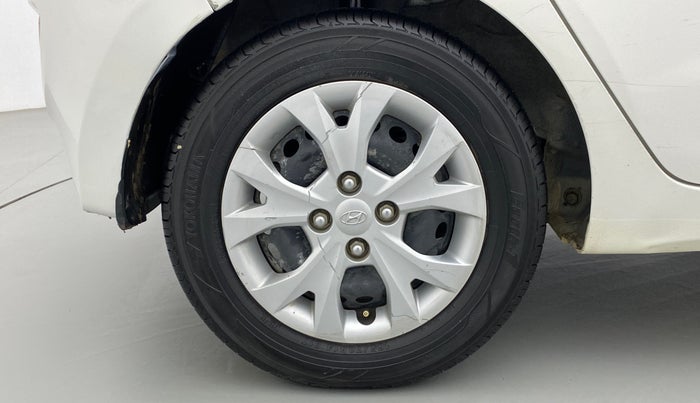 2015 Hyundai Grand i10 MAGNA 1.2 KAPPA VTVT, CNG, Manual, 75,716 km, Right Rear Wheel