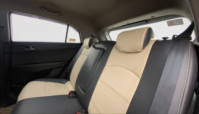 2016 Hyundai Creta SX PLUS 1.6 PETROL, Petrol, Manual, 88,174 km, Right Side Rear Door Cabin