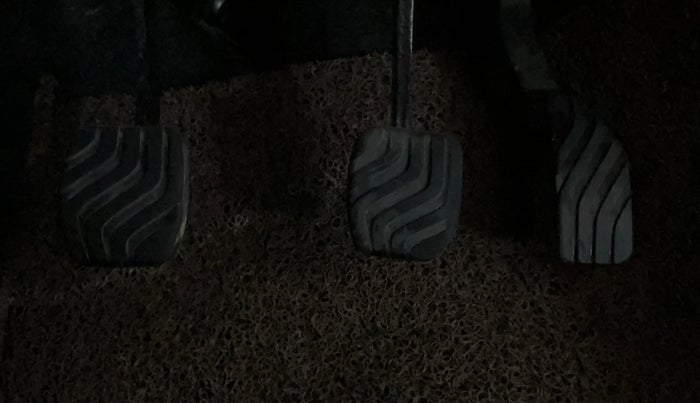 2022 Renault TRIBER RXZ, Petrol, Manual, 35,223 km, Pedals