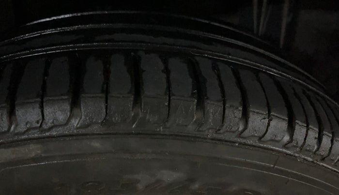 2022 Renault TRIBER RXZ, Petrol, Manual, 35,223 km, Right Rear Tyre Tread