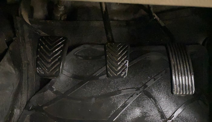 2013 Hyundai Eon ERA +, Petrol, Manual, 62,934 km, Pedals